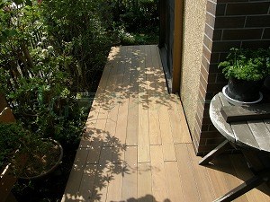 狭い庭のウッドデッキ 我孫子市
